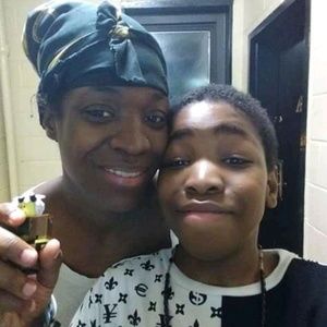 Meet your Posher, Ebony